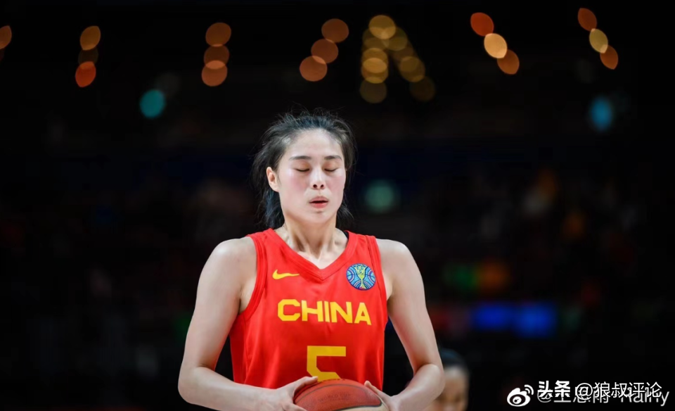 争议！女篮核心后卫遭狂骂关闭社媒评论 曾自嘲最后一届奥运会-女篮得分后卫走位图