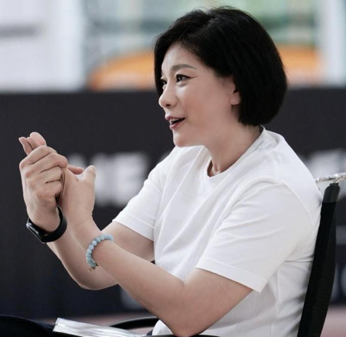 张子宇闪耀亚洲后，弃用她的前主帅社媒被攻陷，破防爆粗对喷球迷-张子宇目前身高2米28