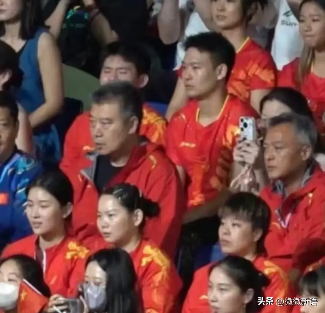 莎头混双夺冠后拥抱了，采访时莎莎大头抢小象玩偶，柳丁莎头同框-莎头cp是谁