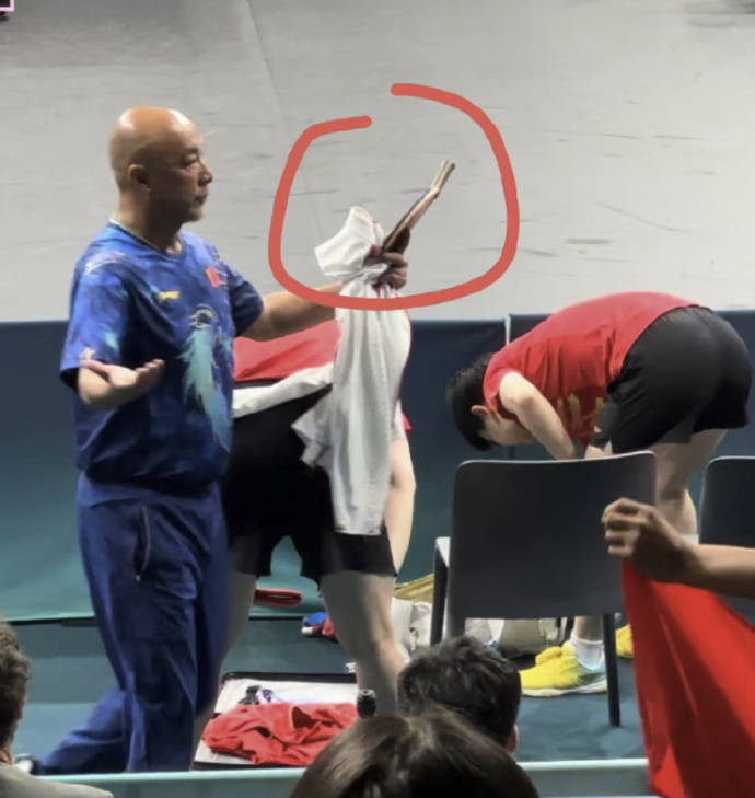 夺冠后装备被毁!王楚钦高喊要举报他们,冷静后回应:这就是天意-王楚钦98