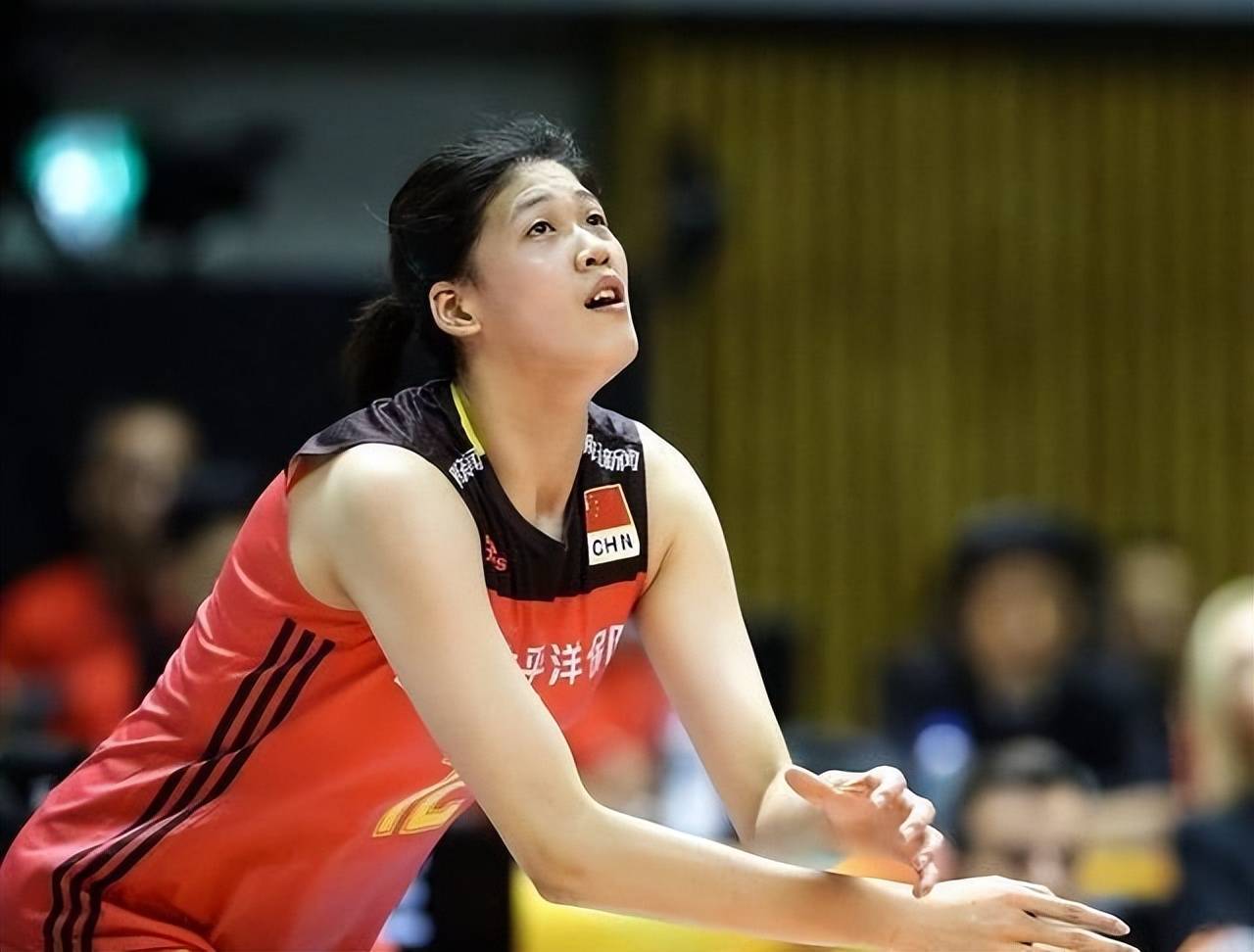 从2-0到3-2！中国女排艰难战胜美国女排，赢得巴黎奥运小组赛首胜-出线告急!