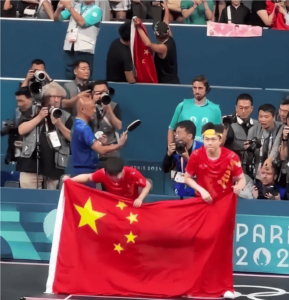 王楚钦回应球拍事件：我觉得或许这就是天意吧！球迷评论区炸锅了-王楚钦底板搭配什么胶皮