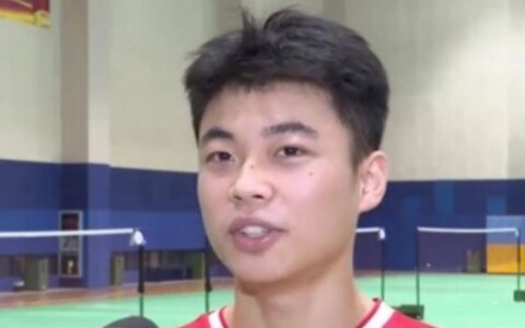 原创
            张志杰妈妈听到噩耗病倒入院，为何不退赛？记者说出真相让人泪目-张志杰k599