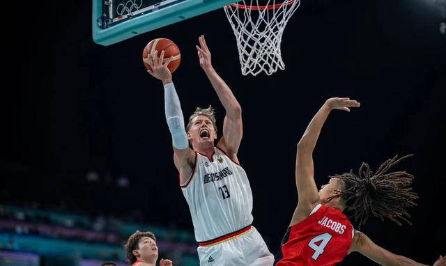 日本男篮崛起，中国男篮下滑可忧-中国男篮ⅴs日本男篮