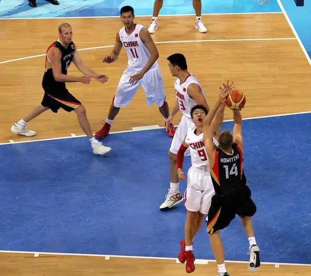 日本男篮崛起，中国男篮下滑可忧-中国男篮ⅴs日本男篮