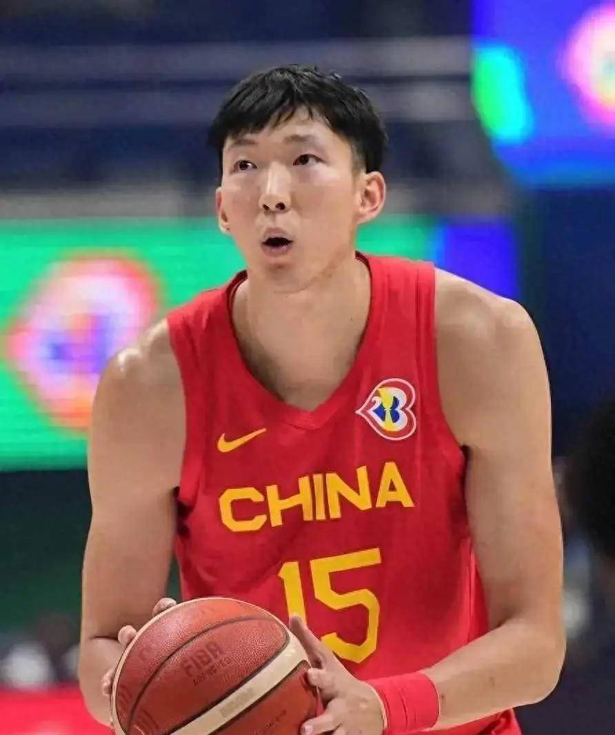 广东8人入选中国队 杜锋有幸福的烦恼 宏远仅剩10人正常训练难开展-杜峰广东队教练年薪多少万