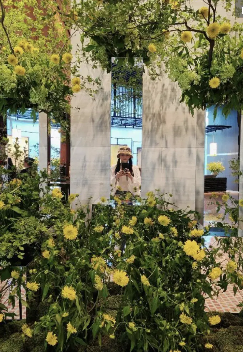 45岁陈乔恩晒照：一身行头顶素人一年工资，我直呼艾伦有福气-40岁的陈乔恩终于要嫁人了