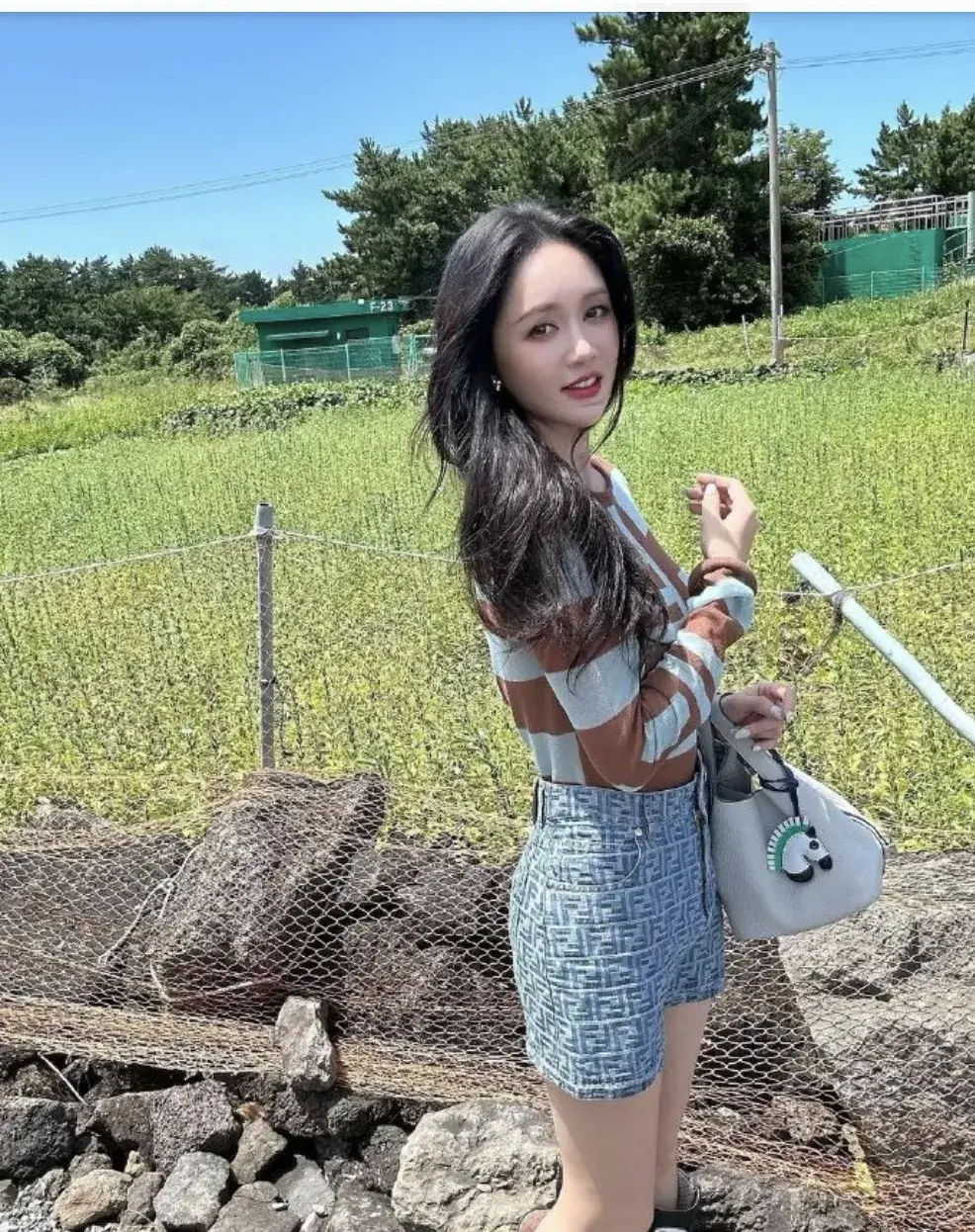 45岁陈乔恩晒照：一身行头顶素人一年工资，我直呼艾伦有福气-40岁的陈乔恩终于要嫁人了