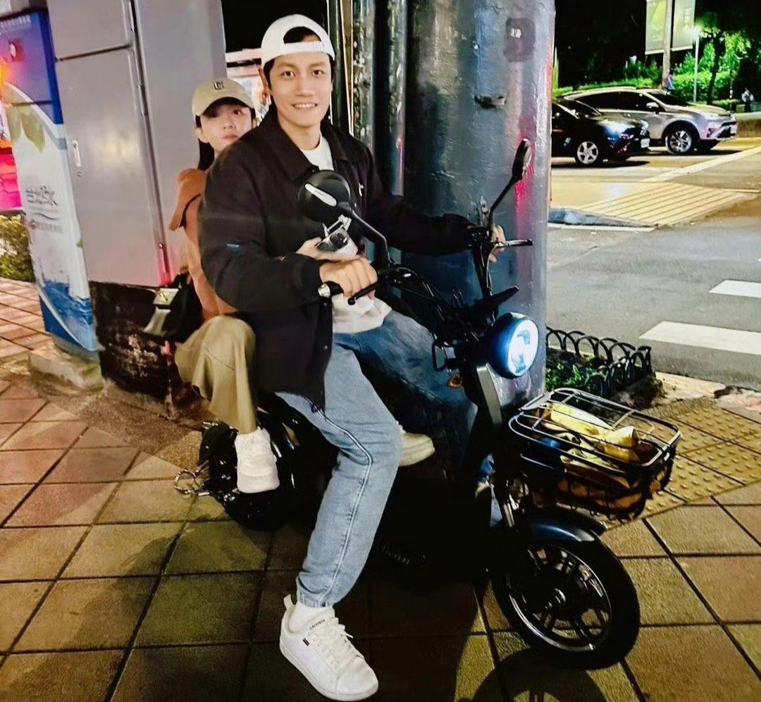 陈乔恩晒与艾伦合照，幸福又甜蜜，二人领证两年即将举办婚礼-陈乔恩跟艾伦是真的在谈恋爱嘛