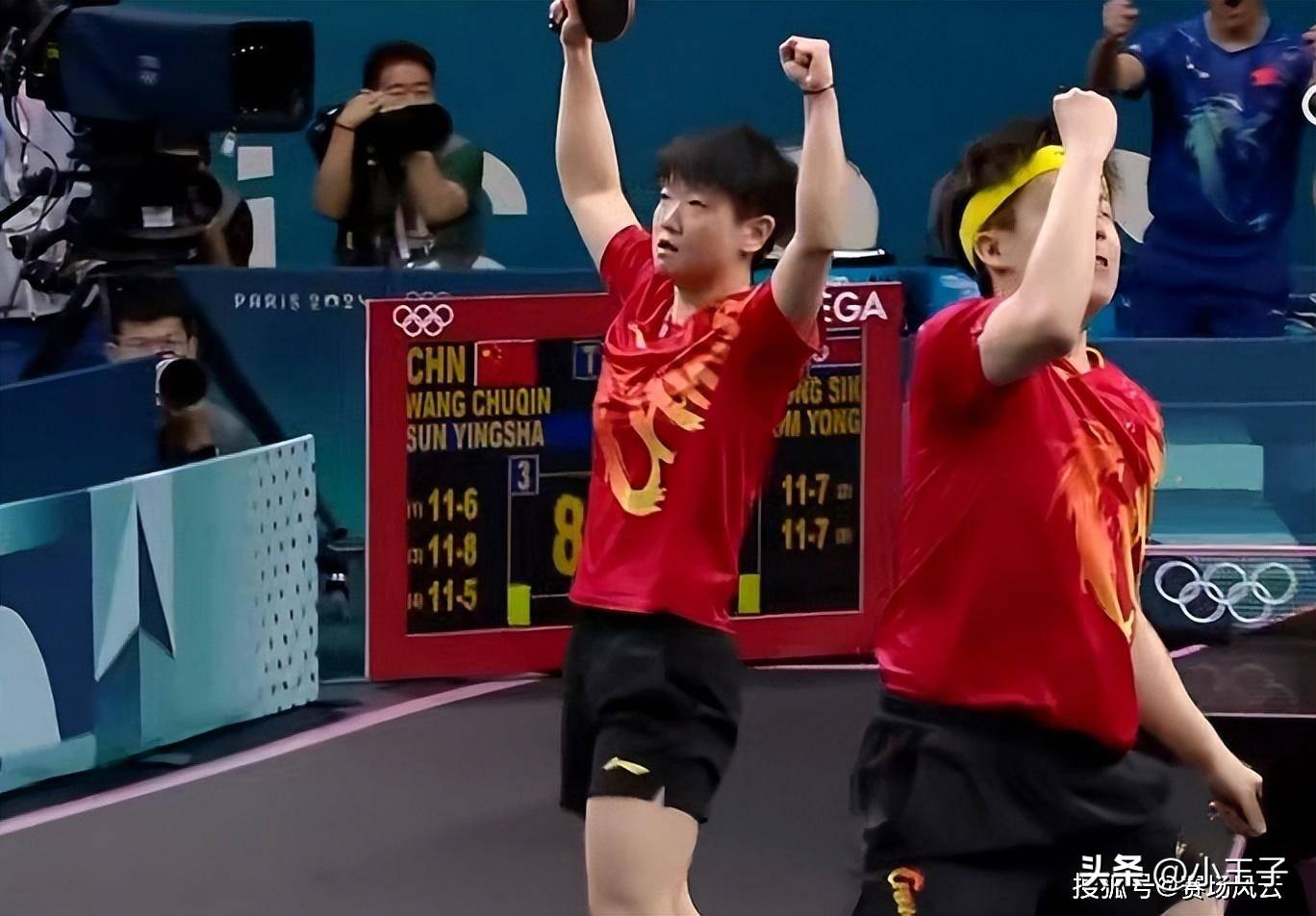 4-2！王楚钦孙颖莎问鼎巴黎，激动拥抱肖战，师徒三人举国旗庆祝-王楚钦和孙颖莎为什么拆队
