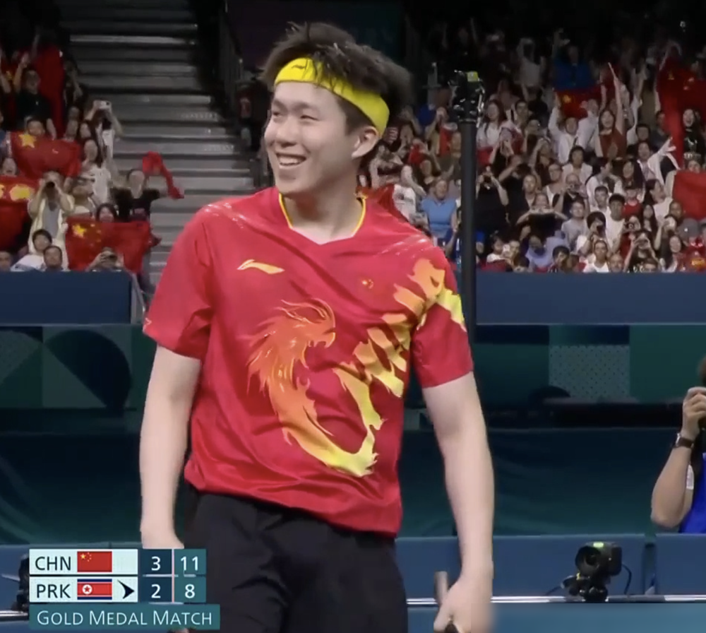 王楚钦深情拥抱孙颖莎！赛后发言让全场感动：愿用生命换这枚金牌-王楚钦和孙颖莎混双比赛