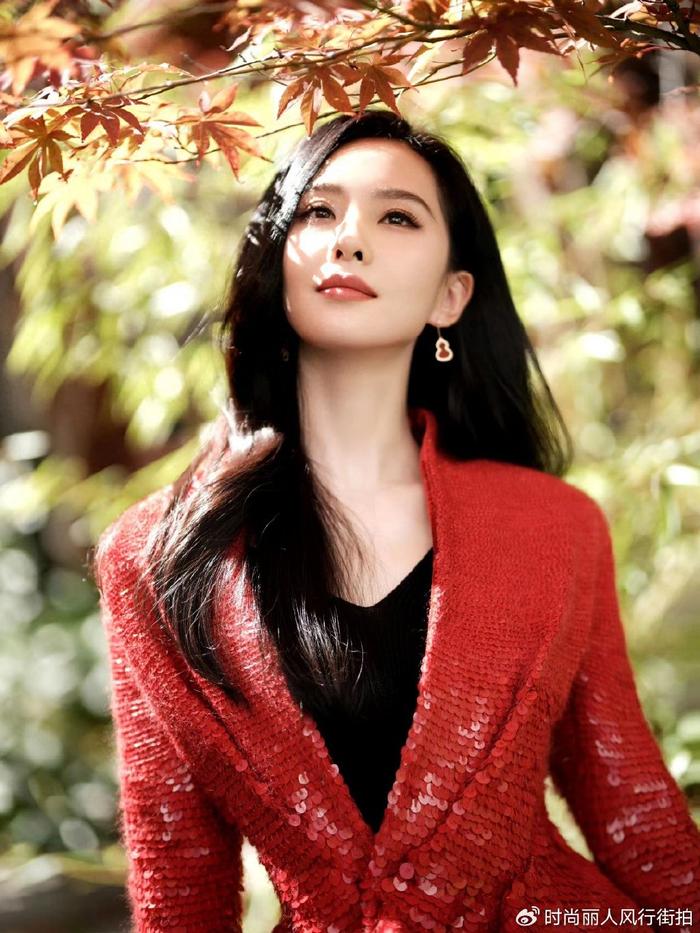 刘诗诗今天赢麻了！两部待播作品火出圈，穿高定亮相美成诗仙超牛-刘诗诗2021年活动