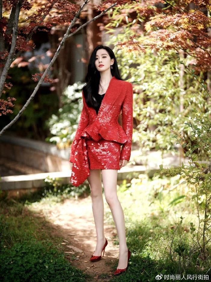 刘诗诗今天赢麻了！两部待播作品火出圈，穿高定亮相美成诗仙超牛-刘诗诗2021年活动