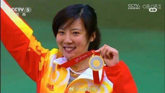 北京奥运五环、龙队神图、贾玲德罗巴同框,巴黎奥运会开幕式现场盛况!-北京奥运会的五环展示