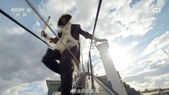 北京奥运五环、龙队神图、贾玲德罗巴同框,巴黎奥运会开幕式现场盛况!-北京奥运会的五环展示