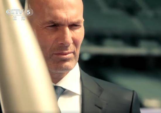 北京奥运五环、龙队神图、贾玲德罗巴同框,巴黎奥运会开幕式现场盛况!-北京奥运会的五环展示