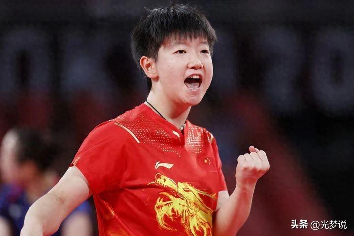 孙颖莎首战开门红上热搜!双手照片曝光后,评论区网友瞬间泪崩-孙颖莎出席活动