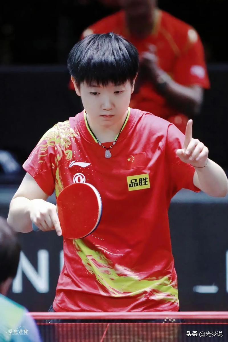 孙颖莎首战开门红上热搜!双手照片曝光后,评论区网友瞬间泪崩-孙颖莎出席活动