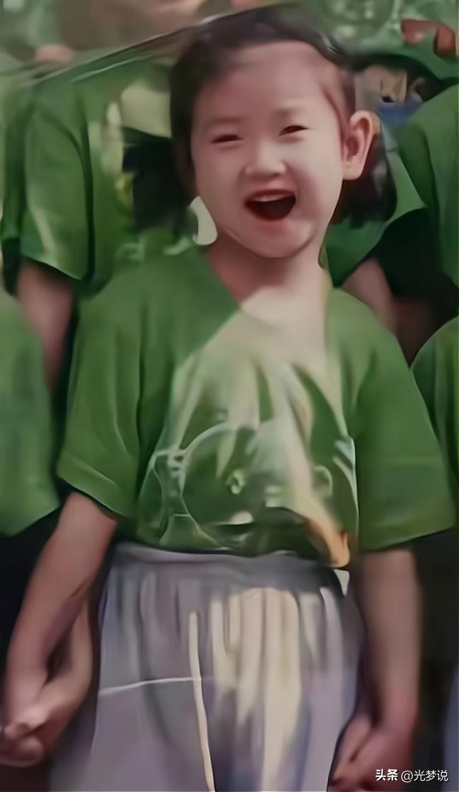 孙颖莎首战开门红上热搜!双手照片曝光后,评论区网友瞬间泪崩-孙颖莎出席活动