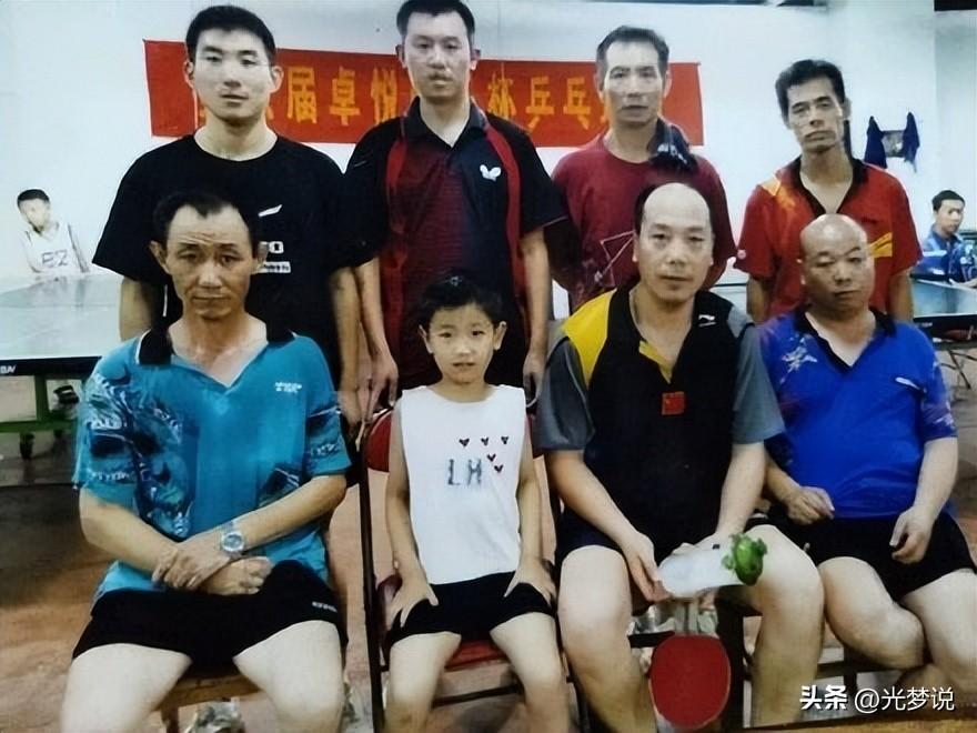 孙颖莎首战开门红上热搜!双手照片曝光后,评论区网友瞬间泪崩-孙颖莎出席活动