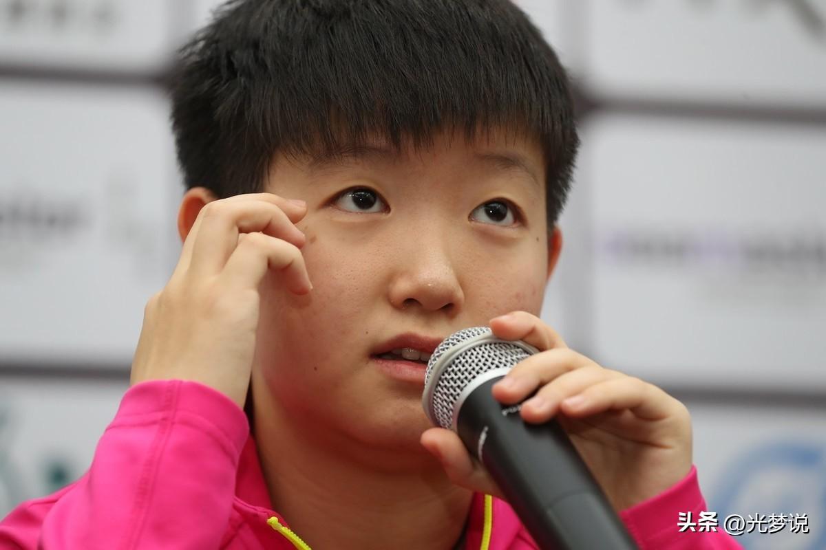 孙颖莎首战开门红上热搜!双手照片曝光后,评论区网友瞬间泪崩-孙颖莎出席活动