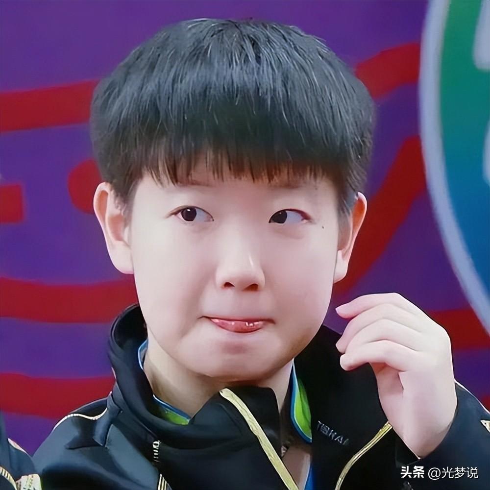 孙颖莎首战开门红上热搜!双手照片曝光后,评论区网友瞬间泪崩-孙颖莎出席活动