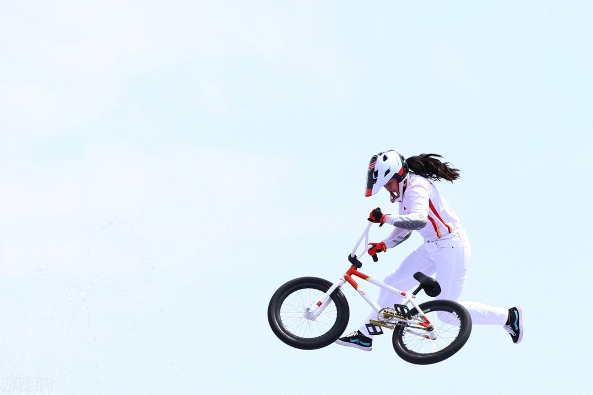 帅呆了！邓雅文夺得自由式小轮车金牌，实现该项目零的突破！-邓雅文近况