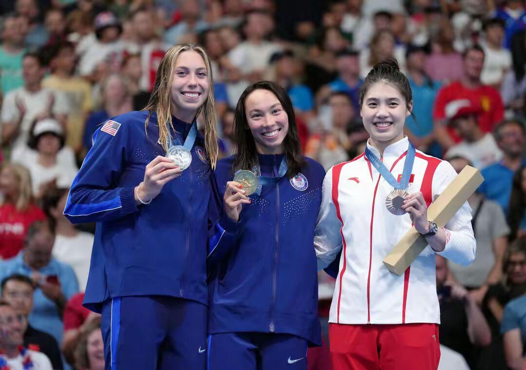 2分06秒09!中国游泳奥运战报:张雨霏半决赛第三,冲击200蝶奖牌-游泳奥运会张雨霏