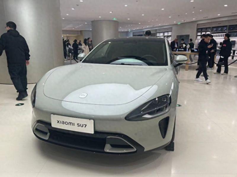 海外消费者疯抢小米SU7，中国汽车出口势头正猛-小米进军汽车行业案例分析