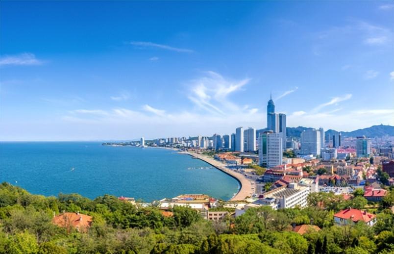 暑期带娃去海边,这几个城市是优选,人好景美好去处-适合去海边玩的城市