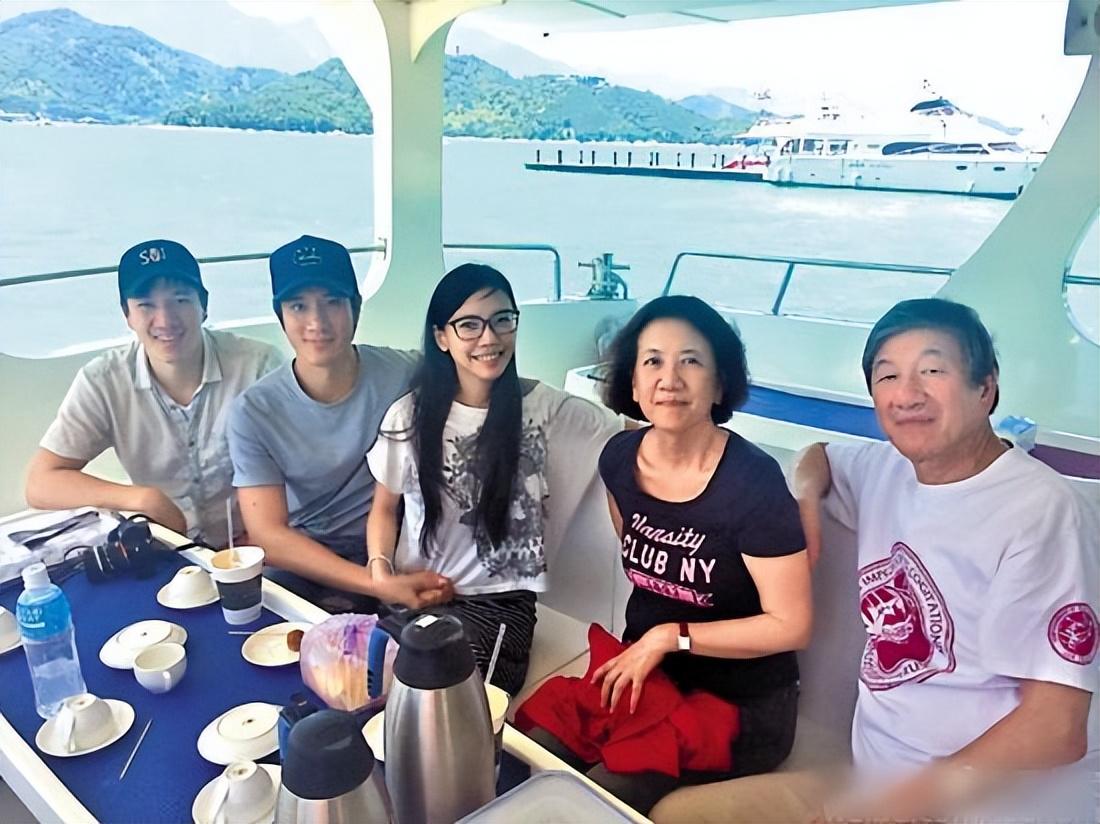 这一次，王力宏公开家庭聚会照，他向外界展现了一家人的最新消息-王力宏家庭成员介绍