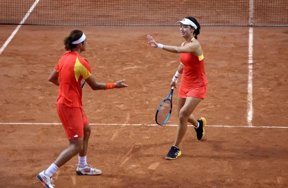 创造历史！张之臻、王欣瑜联手晋级决赛，郑钦文退赛酿成双料奖牌-浪淘沙令欧阳修朗诵