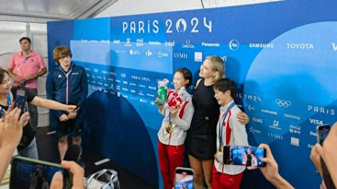 全红婵、谷爱凌“商业互吹”：“你太漂亮整个人在发光”“你们也很优秀”！-全红婵是谁?