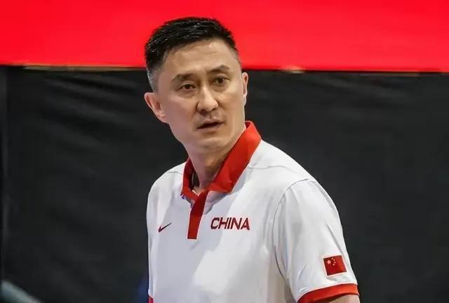 男篮大名单正式出炉！杜锋主帅，广东8人入选，山东大汉太遗憾-男篮成员名单简介
