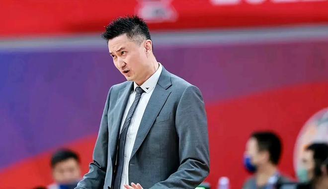 男篮大名单正式出炉！杜锋主帅，广东8人入选，山东大汉太遗憾-男篮成员名单简介