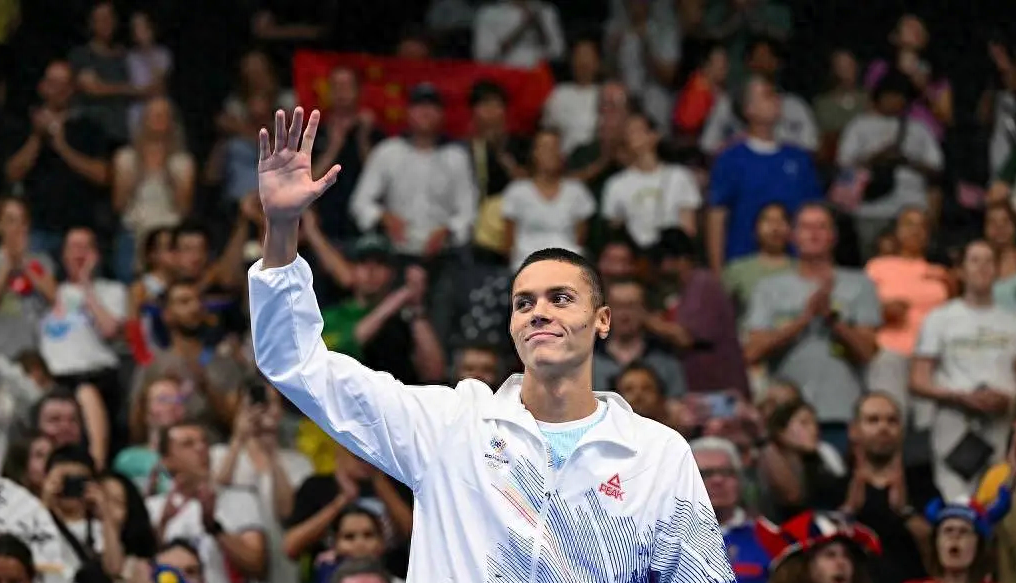 互换泳帽主动声援,他和潘展乐是天才之间的惺惺相惜-泳帽怎么穿