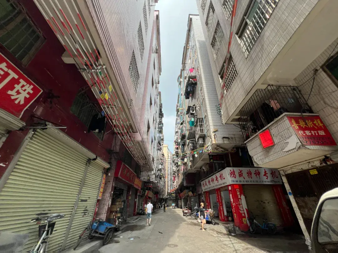 拆迁补偿陷仅够首付争议：广州“巨无霸”旧改项目将启动-广州旧改拆迁流程