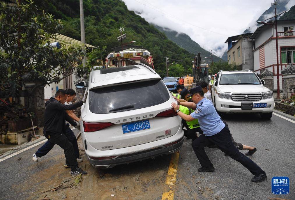 四川康定山洪泥石流灾害抢险救援有序推进-康定有泥石流吗