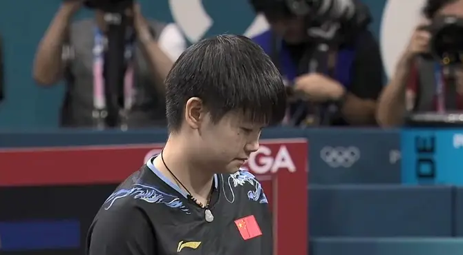 11-4！孙颖莎决赛开门红，剑指奥运单打金牌！陈梦决赛开局慢热-孙颖莎对陈梦比赛视频2021奥运会