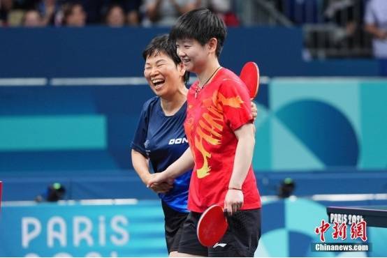 孙颖莎，打球快乐！-孙颖莎小时候练球