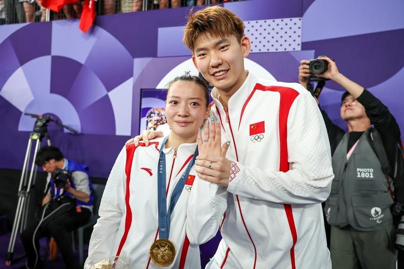 黄雅琼回应夺冠后被现场求婚，郑思维：就我俩不知道，他们都知道-黄雅琼郑思维奥运会比赛