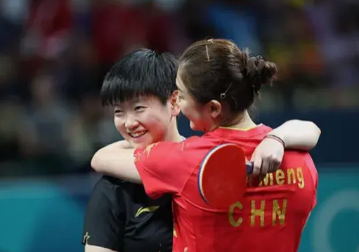 孙颖莎为何会输给陈梦？邓亚萍赛后点评一针见血，网友送祝福-孙颖莎是不是让金牌给陈梦