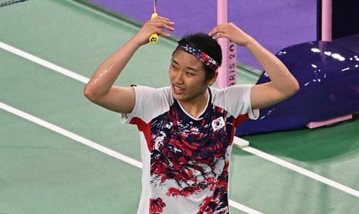 安洗莹哭了！夺冠后怒吼庆祝，何冰娇有气度：向对手竖大拇指-安洗莹对戴资颖比赛视频