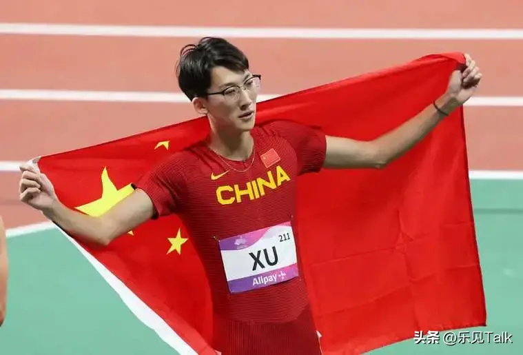 110米跨栏第一!戴眼镜配金链,徐卓一的爆冷,没你想的那么简单-110米跨栏用什么钉子固定好