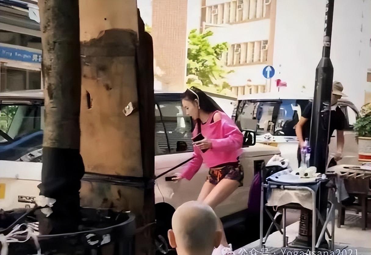 张柏芝香港中环被偶遇，穿短裤赘肉多还有纹身！对形象毫不在乎-张柏芝在香港的住宅