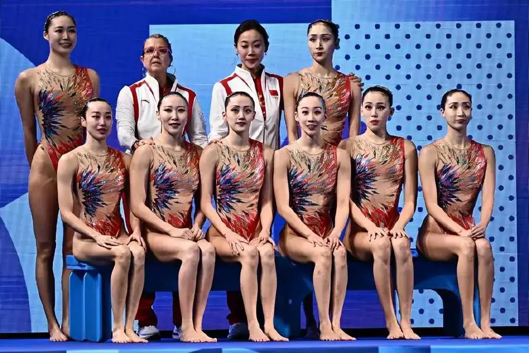 中国奥运花游打破3连亚!81 分领先中国夺首金,队员激动泪洒赛场-奥运中国花游