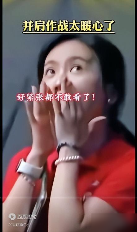 全红婵低头找教练,陈若琳站起来挥手那一瞬间!真的让人感动-全红婵破了什么记录