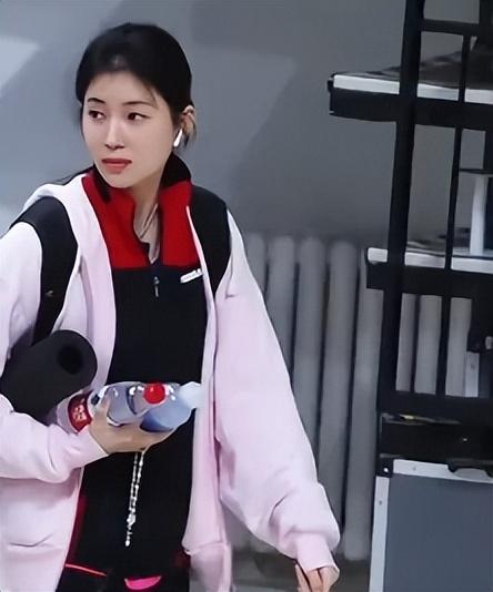 孙颖莎陪练因美貌火出圈！22岁王添艺被赞“乒界刘亦菲”，好清纯-2020wtt孙颖莎vs王艺迪