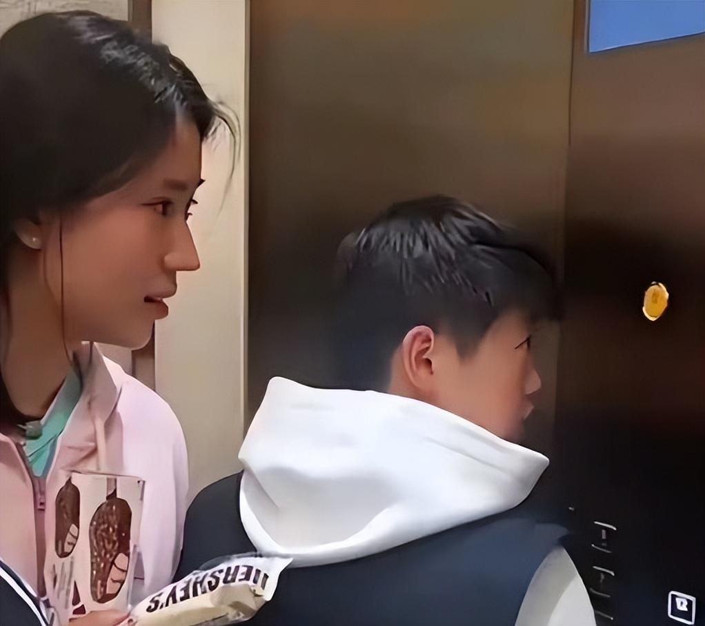 孙颖莎陪练因美貌火出圈！22岁王添艺被赞“乒界刘亦菲”，好清纯-2020wtt孙颖莎vs王艺迪