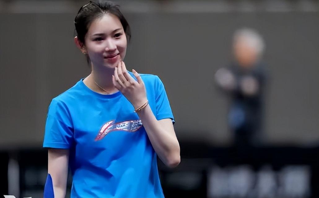 孙颖莎陪练因美貌火出圈！22岁王添艺被赞“乒界刘亦菲”，好清纯-2020wtt孙颖莎vs王艺迪